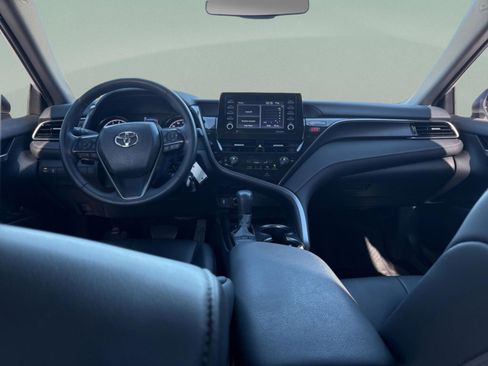 Used 2024 Toyota Camry SE image 12