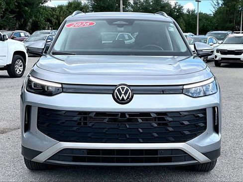 Certified 2026 Volkswagen Tiguan SE w/ Panoramic Sunroof Package FWD image 10
