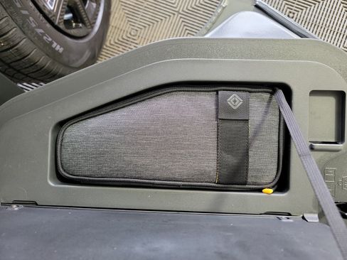 Used 2022 Rivian R1T Adventure AWD/4WD image 32