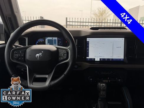 Used 2023 Ford Bronco Wildtrak image 8