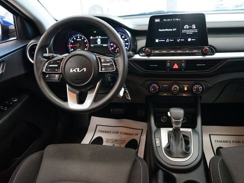Used 2022 Kia Forte LXS w/ LXS Technology Package FWD image 9