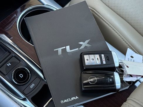 Used 2015 Acura TLX V6 w/ Technology Package FWD image 11