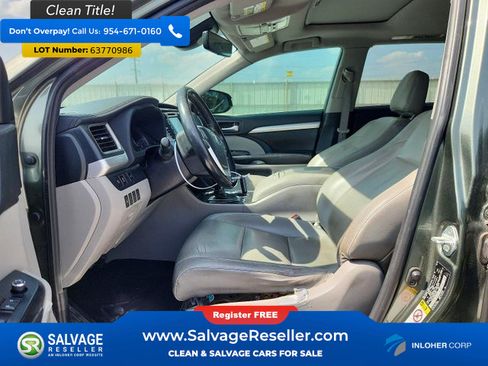 Used 2019 Toyota Highlander XLE FWD image 9