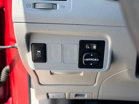 Used 2011 Toyota Corolla LE FWD image 17