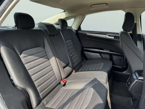 Used 2020 Ford Fusion SE image 37