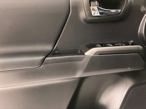 Used 2023 Toyota Tacoma TRD Off-Road image 19