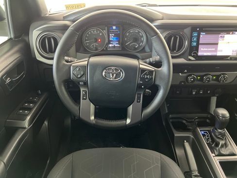 Used 2019 Toyota Tacoma TRD Off-Road RWD image 15