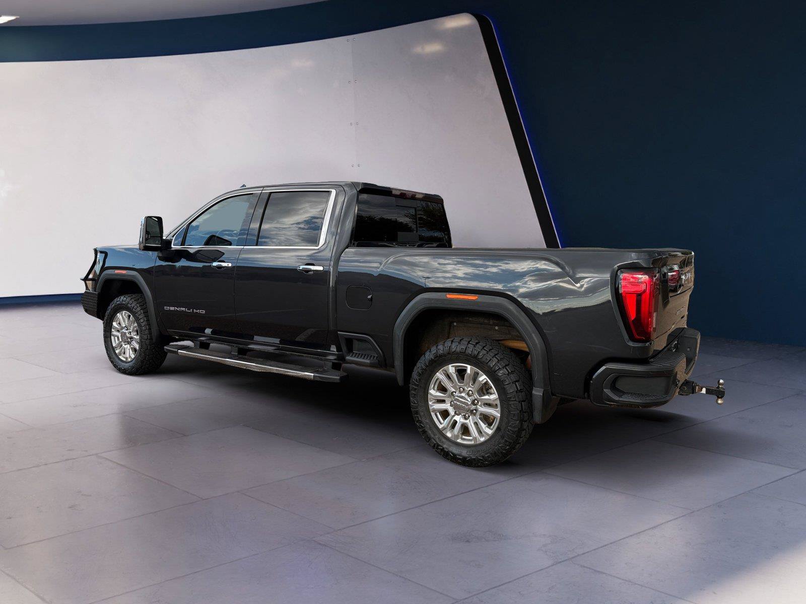 Used 2021 GMC Sierra 2500 Denali w/ Denali Ultimate Package AWD/4WD image 3