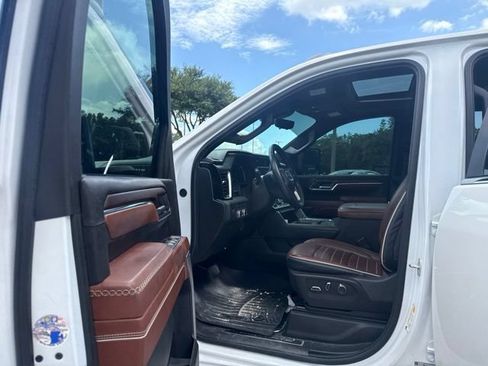 Used 2024 GMC Sierra 2500 Denali Ultimate AWD/4WD image 13