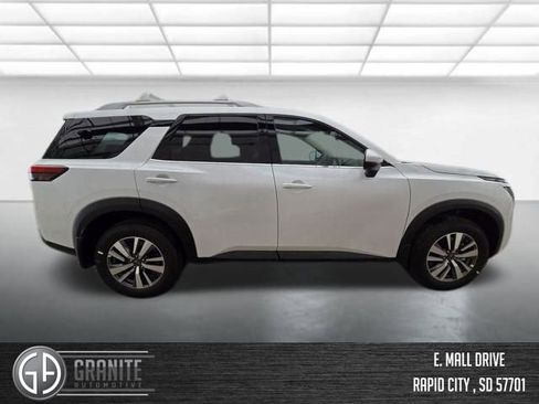 New 2025 Nissan Pathfinder SL AWD/4WD image 6