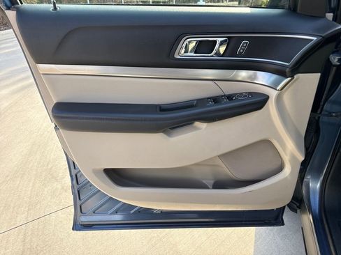 Used 2018 Ford Explorer XLT w/ Equipment Group 202A image 23
