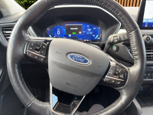 Used 2021 Ford Escape Titanium FWD image 4
