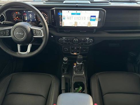 New 2026 Jeep Wrangler Unlimited Sahara AWD/4WD image 9