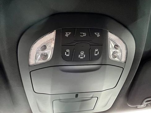 New 2026 Chrysler Pacifica Select image 30