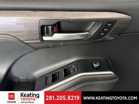 Used 2021 Toyota Highlander Platinum image 12