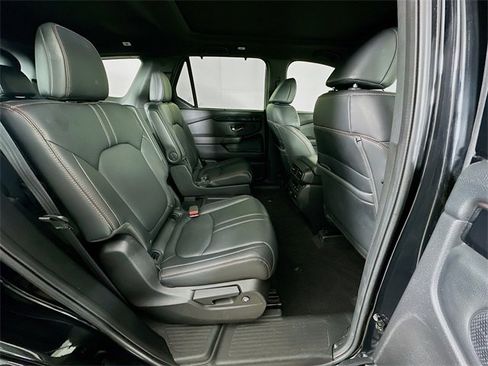 Certified 2023 Honda Pilot TrailSport image 8