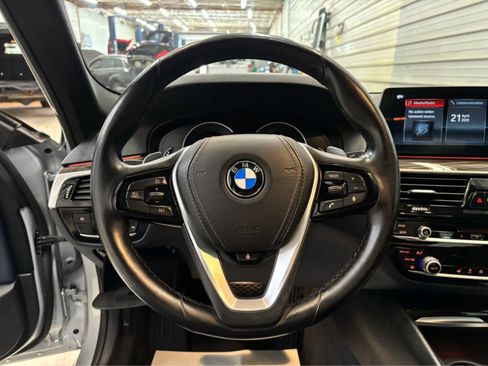 Used 2018 BMW 530i xDrive w/ Premium Package AWD/4WD image 13