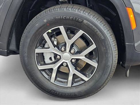 New 2025 Jeep Grand Cherokee Limited w/ Trailer Tow Package image 10