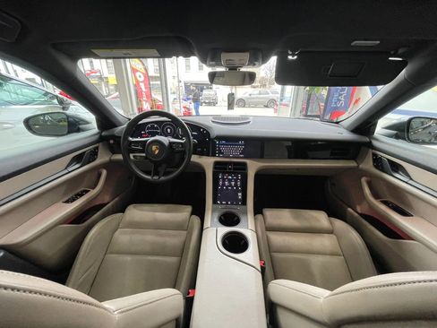 Used 2021 Porsche Taycan image 19