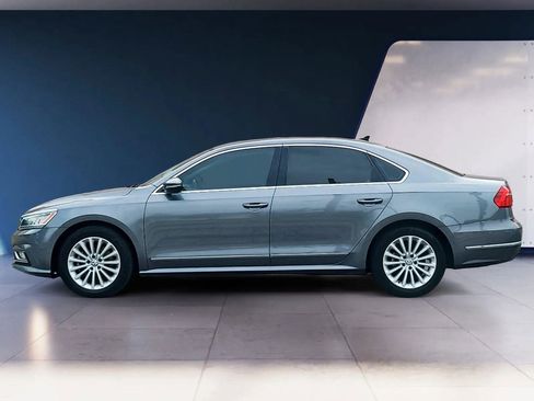 Used 2016 Volkswagen Passat 1.8T SE FWD image 2