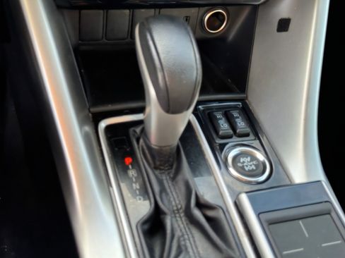 Used 2018 Mitsubishi Eclipse Cross SEL image 29