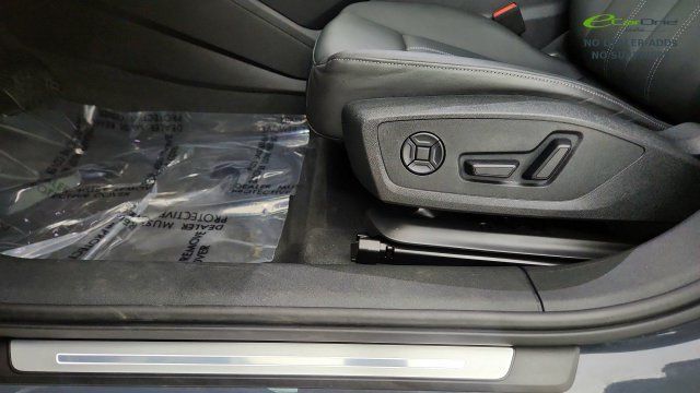 Used 2025 Audi A6 e-tron Premium Plus w/ Premium Plus RWD image 49
