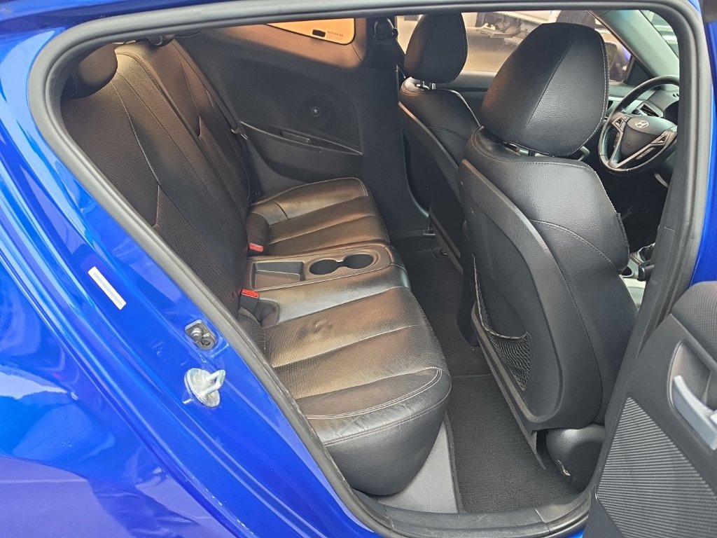 Used 2014 Hyundai Veloster Turbo FWD image 24