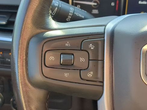 Used 2021 GMC Yukon XL SLT w/ SLT Premium Package image 31