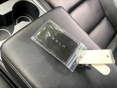 Used 2022 Tesla Model 3 Standard Range RWD image 12