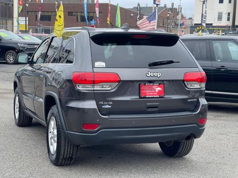 Used 2017 Jeep Grand Cherokee Laredo w/ Quick Order Package 23E AWD/4WD image 6