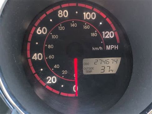 Used 2007 Pontiac Vibe w/ Sun And Sound Package image 27