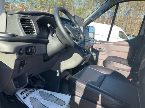 New 2026 Ford Transit 250 148 Medium Roof RWD image 13