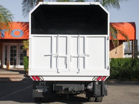 Used 2020 RAM 5500 Tradesman w/ Chrome Appearance Group image 9