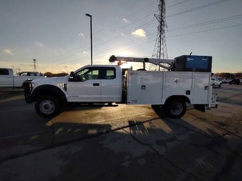 Used 2022 Ford F550 4X4 4dr SuperCab 167.9 191.9 i image 4