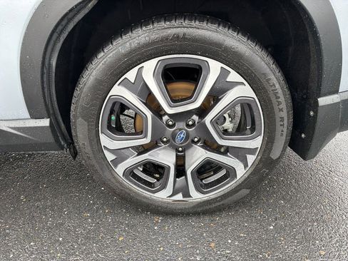 Certified 2023 Subaru Ascent Touring AWD/4WD image 13