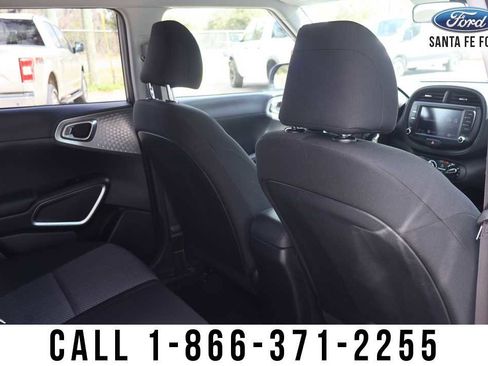 Used 2023 Kia Soul LX image 18