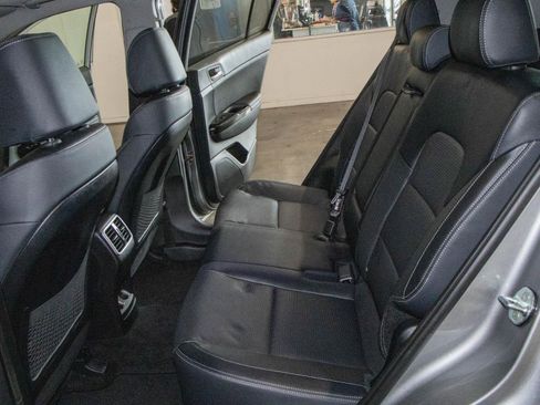 Used 2022 Kia Sportage EX w/ EX Technology Package image 15