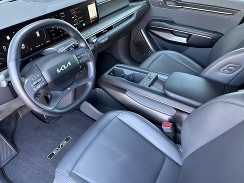 Certified 2024 Kia EV9 Light Long Range RWD image 12
