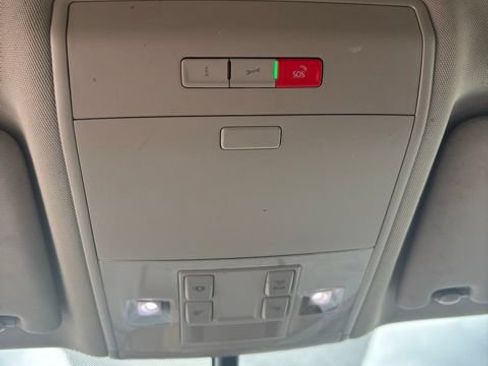 Used 2021 Volkswagen Atlas SE w/ Towing Package AWD/4WD image 22
