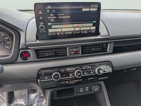 Used 2025 Honda Pilot EX-L image 16