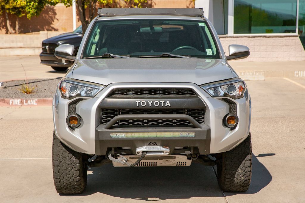 Used 2019 Toyota 4Runner SR5 AWD/4WD image 3