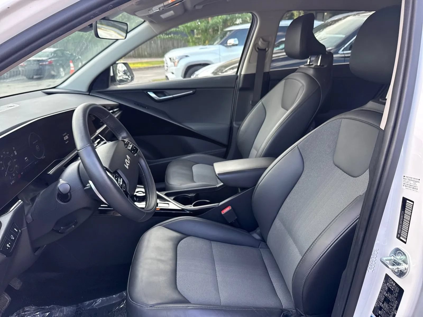 Used 2023 Kia Niro Wind w/ Wind Preserve Package FWD image 12