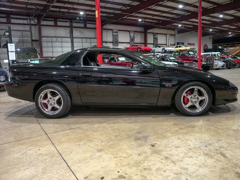 Used 1994 Chevrolet Camaro Z28 RWD image 10