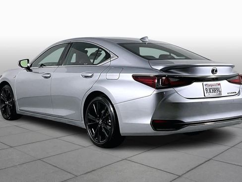 Used 2024 Lexus ES 300h F Sport image 11