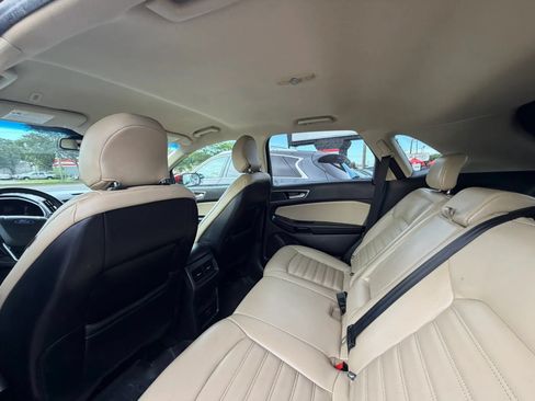 Used 2019 Ford Edge SEL w/ Equipment Group 201A FWD image 16