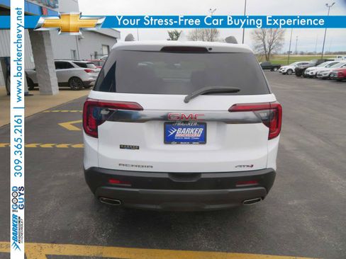 Used 2023 GMC Acadia AT4 w/ Preferred Package image 4