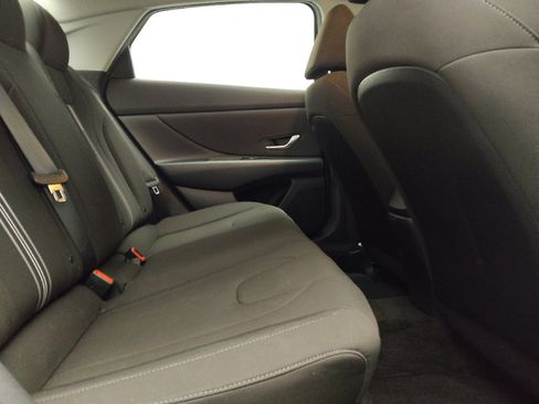 Used 2023 Hyundai Elantra SEL w/ Convenience Package FWD image 19