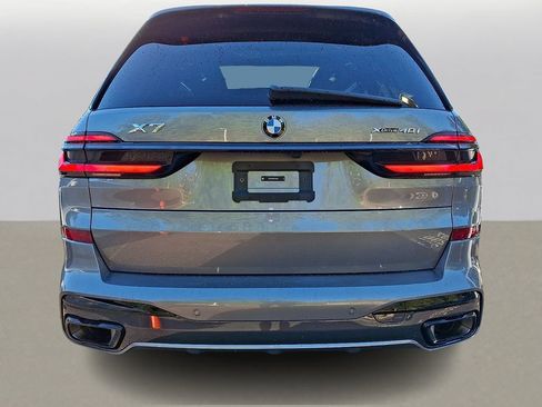 Used 2024 BMW X7 xDrive40i w/ M Sport Package AWD/4WD image 4