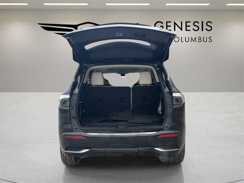 Used 2023 Buick Enclave Avenir image 9