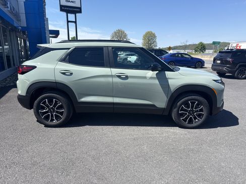 New 2026 Chevrolet TrailBlazer ACTIV AWD/4WD image 2